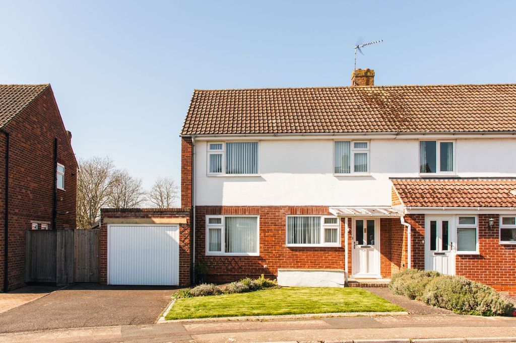 Property photo 3 of 17