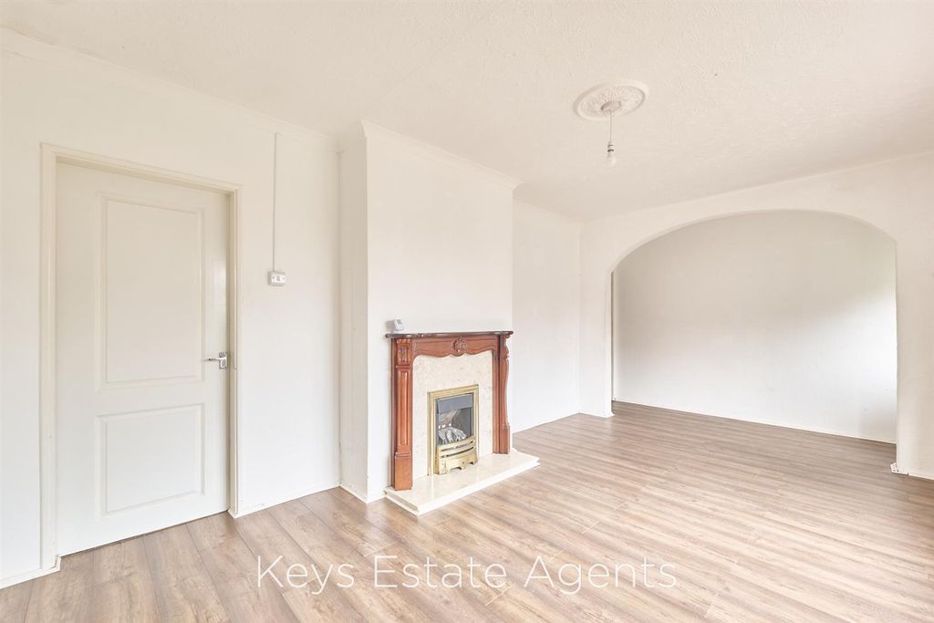 Property photo 3 of 17 Open Plan Lounge &amp; Dining Space