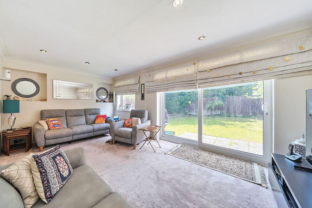 Property photo 2 of 21 1302175-13-683Dac...
