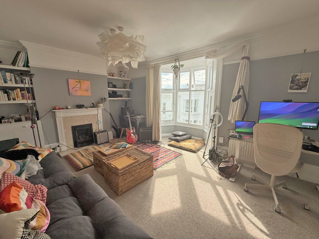 Property photo 2 of 13 4 (2)
