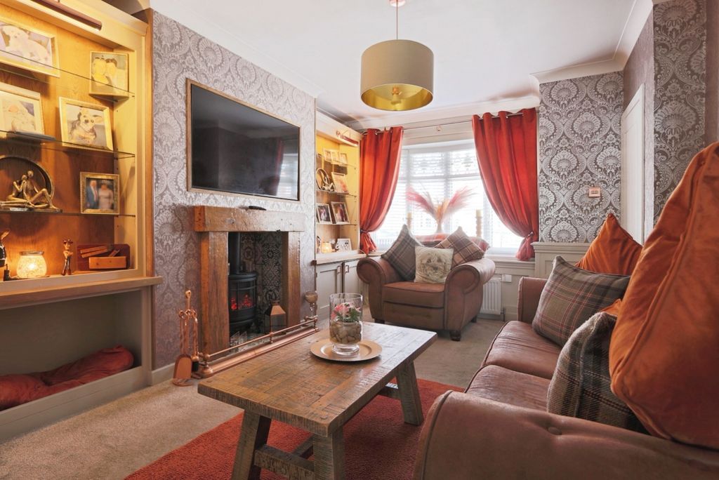 Property photo 3 of 20 4235196