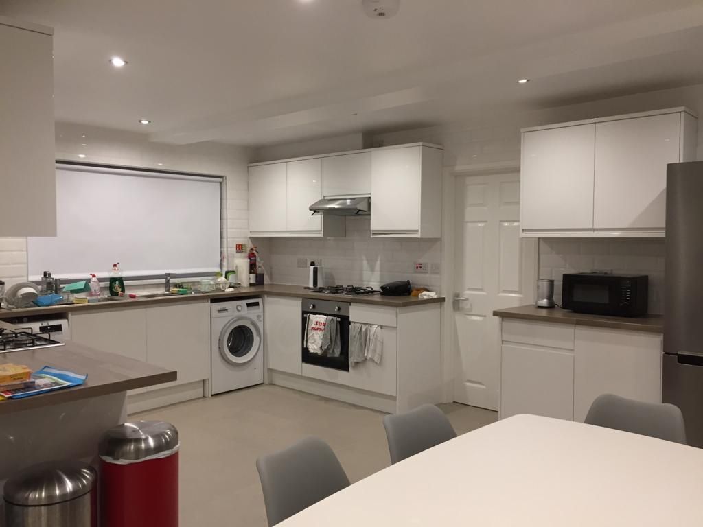 Property photo 2 of 18 Kitchen