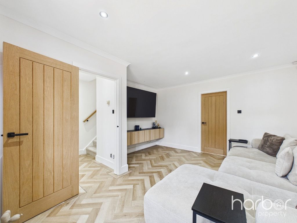 Property photo 2 of 21 5321312