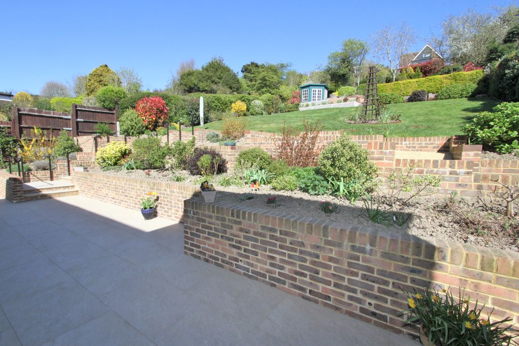 Property photo 2 of 22