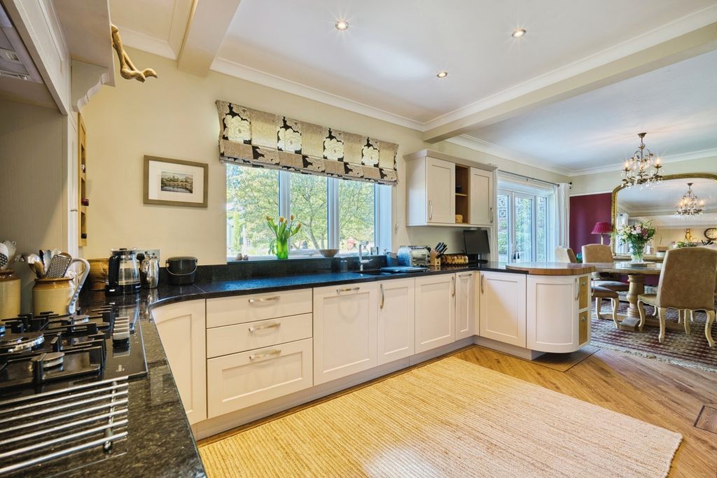 Property photo 3 of 15 Pbox-Img.Jpg