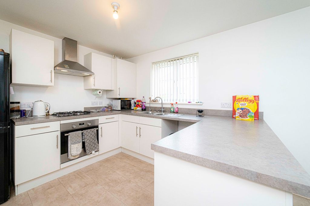 Property photo 3 of 12 Picture 3