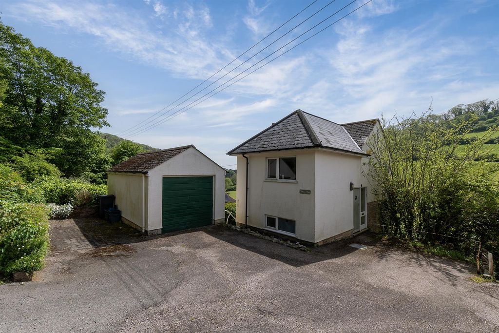 Property photo 1 of 32
