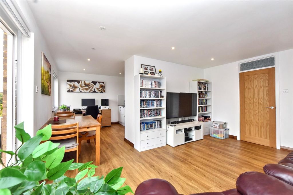 Property photo 2 of 14 Dsc_0305.Jpg