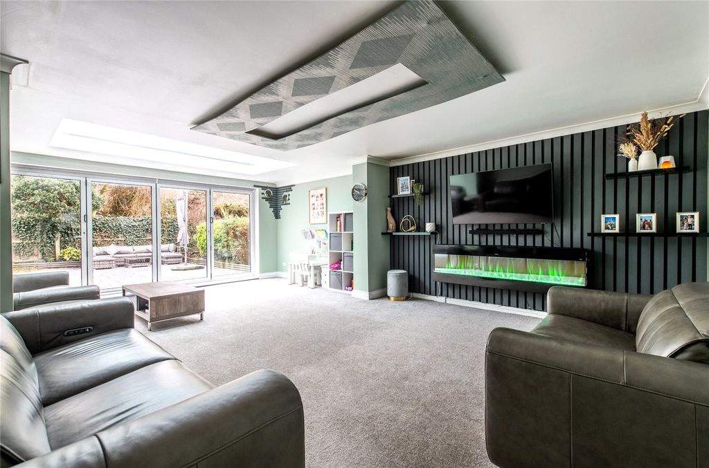 Property photo 2 of 29 Picture No. 19