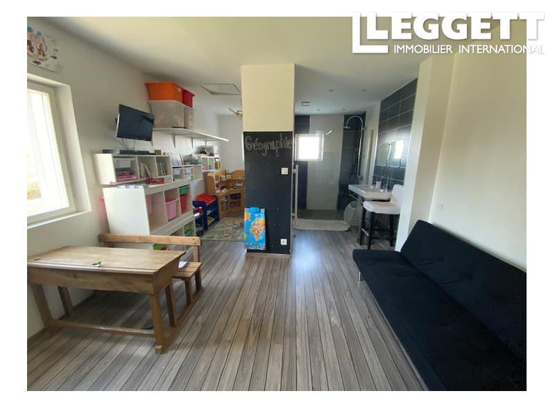 Property photo 2 of 10