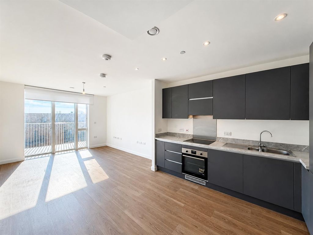 Property photo 2 of 8 Open Plan Kitchen/ Reception Room