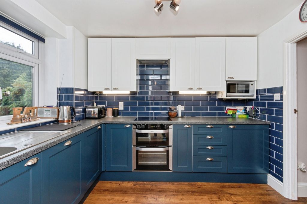 Property photo 3 of 17 Photo