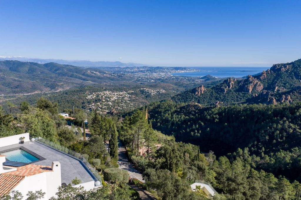 Property photo 3 of 28