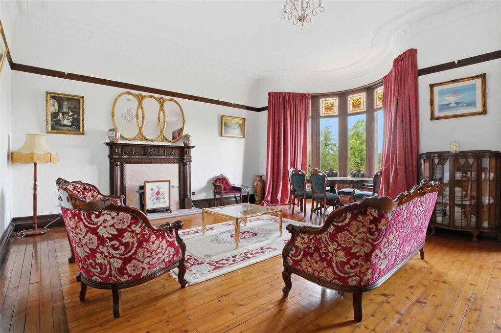 Property photo 3 of 20 Sitting Room