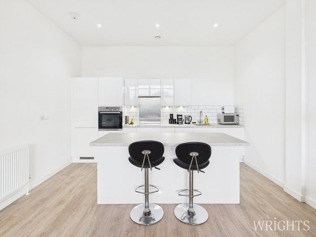 Property photo 2 of 22