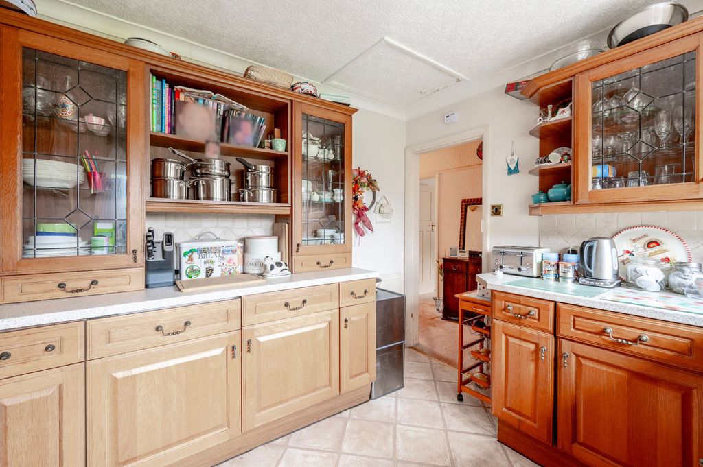 Property photo 3 of 16