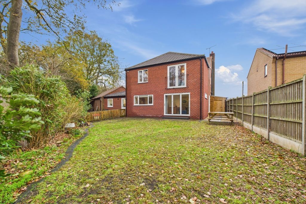 Property photo 2 of 45