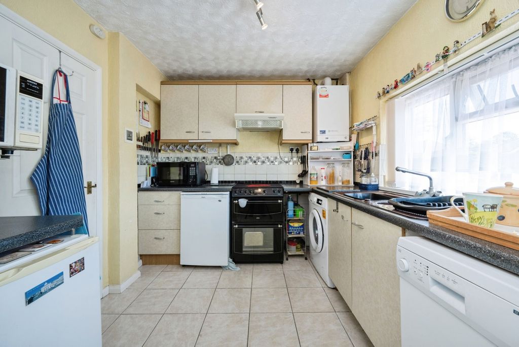 Property photo 2 of 17 Photo