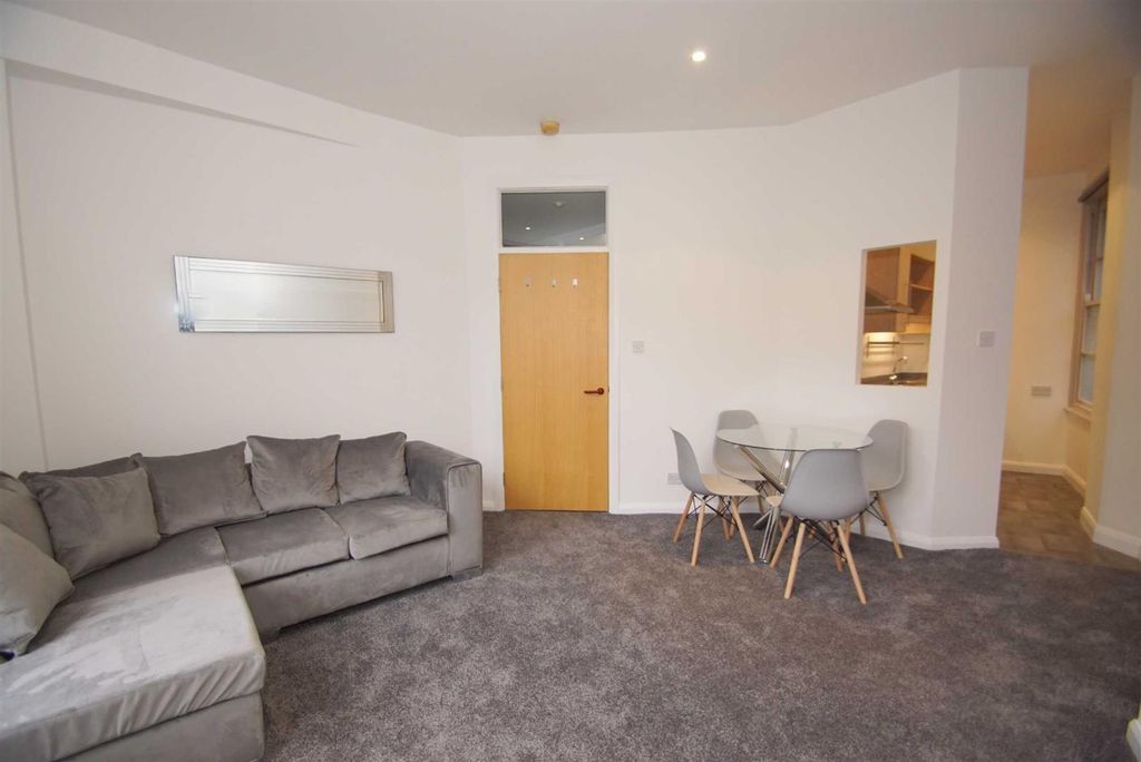 Property photo 3 of 8