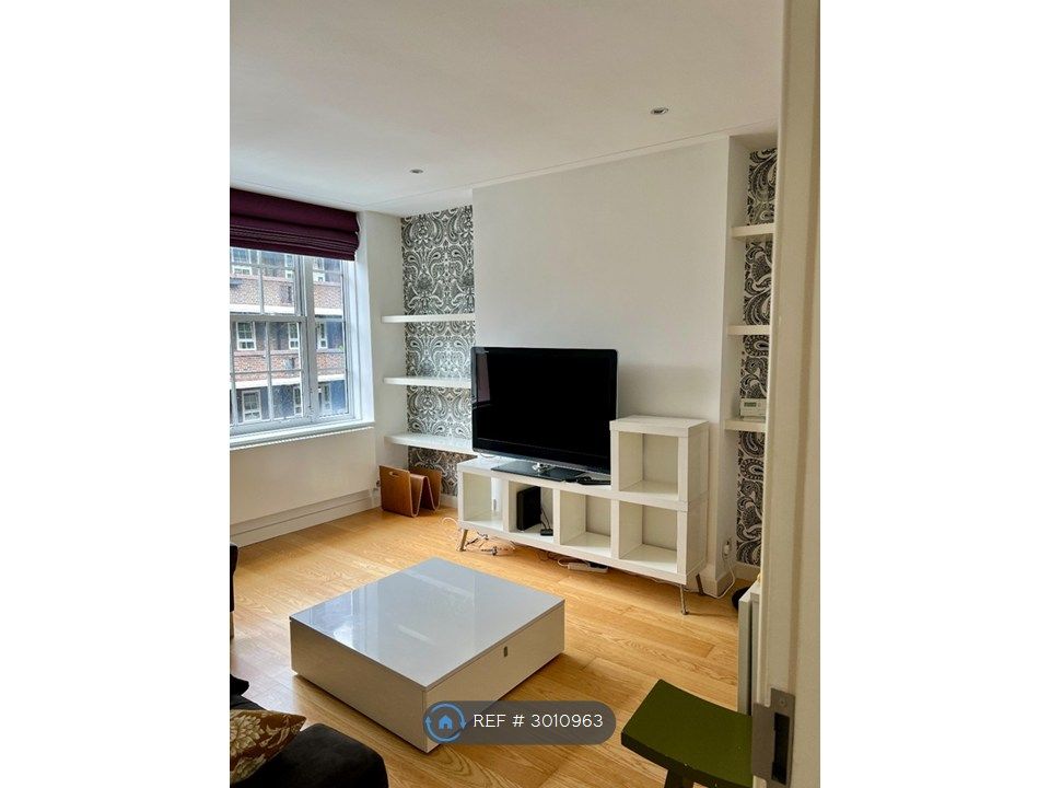 Property photo 1 of 12 Living Room