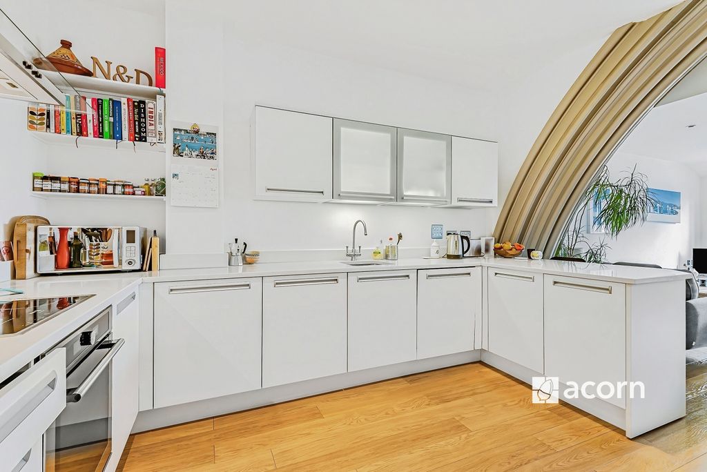 Property photo 2 of 10 Kitchen (2)