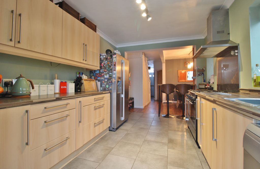 Property photo 3 of 20