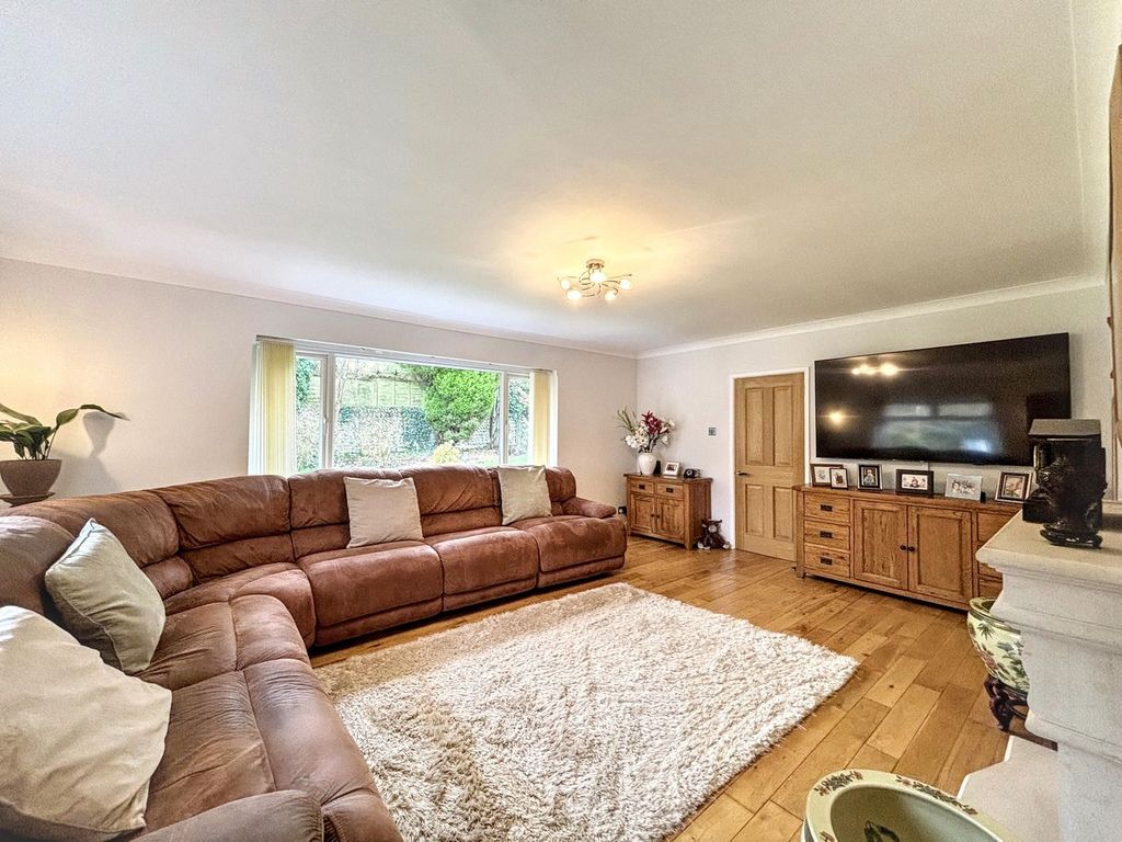 Property photo 3 of 25