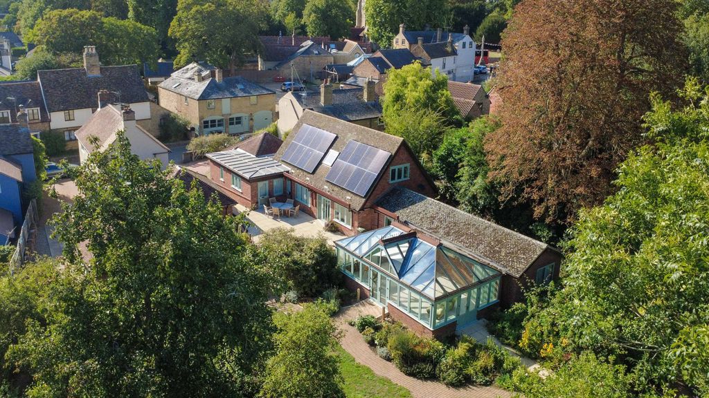 Property photo 1 of 25 9A Chapel Street-30
