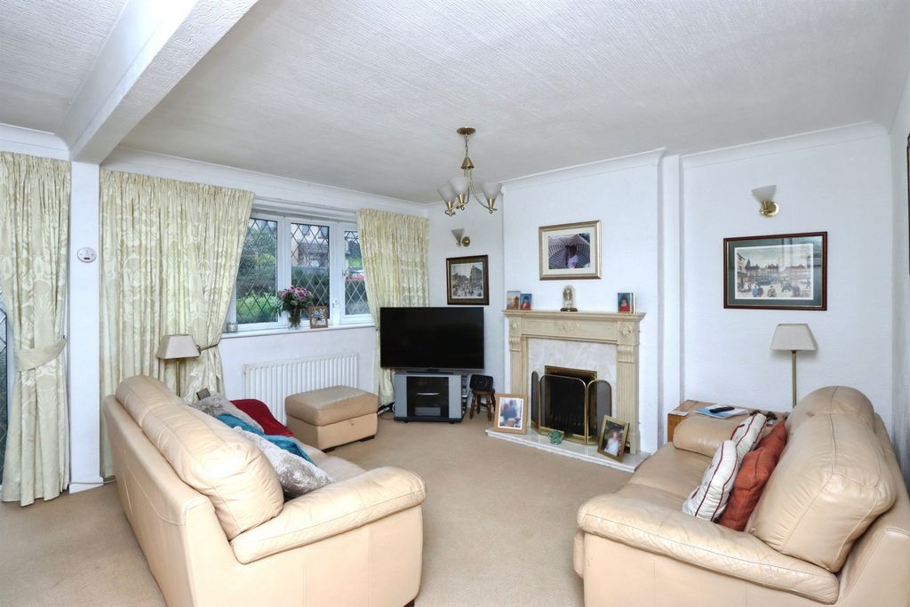 Property photo 2 of 21