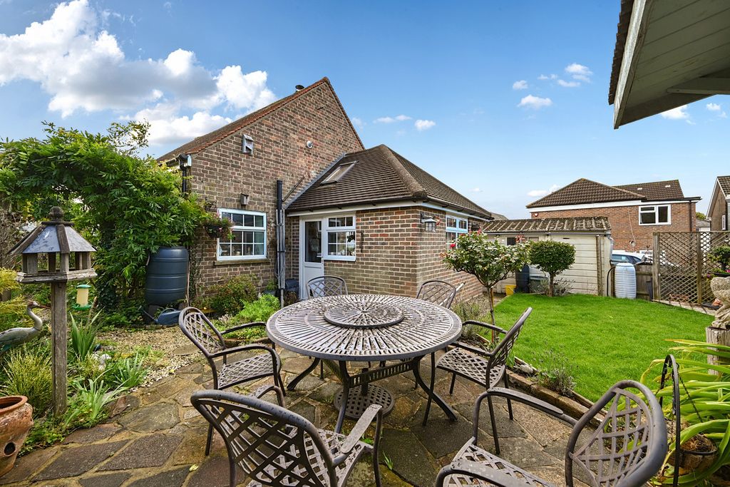 Property photo 3 of 27