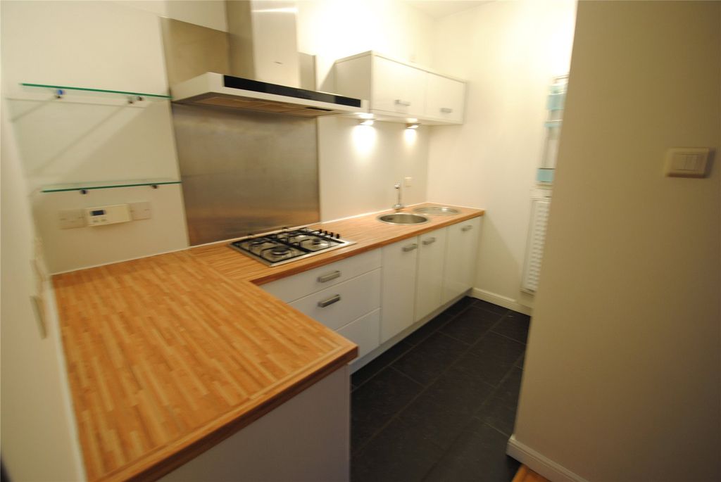 Property photo 3 of 8 Picture No. 01