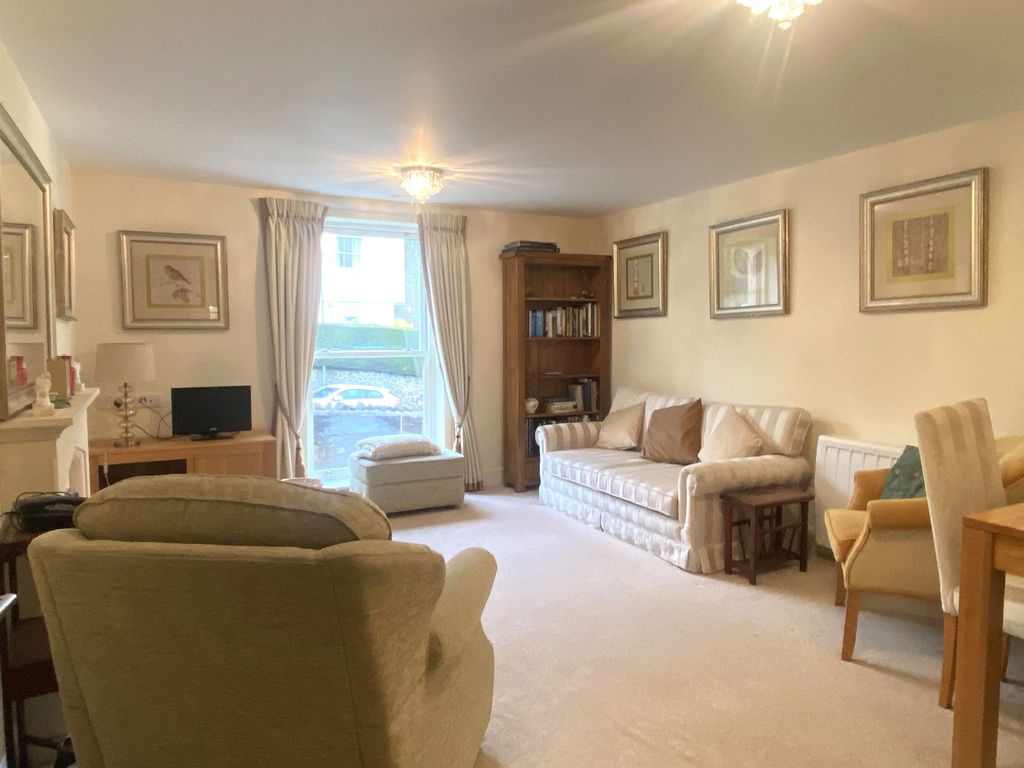 Property photo 3 of 10