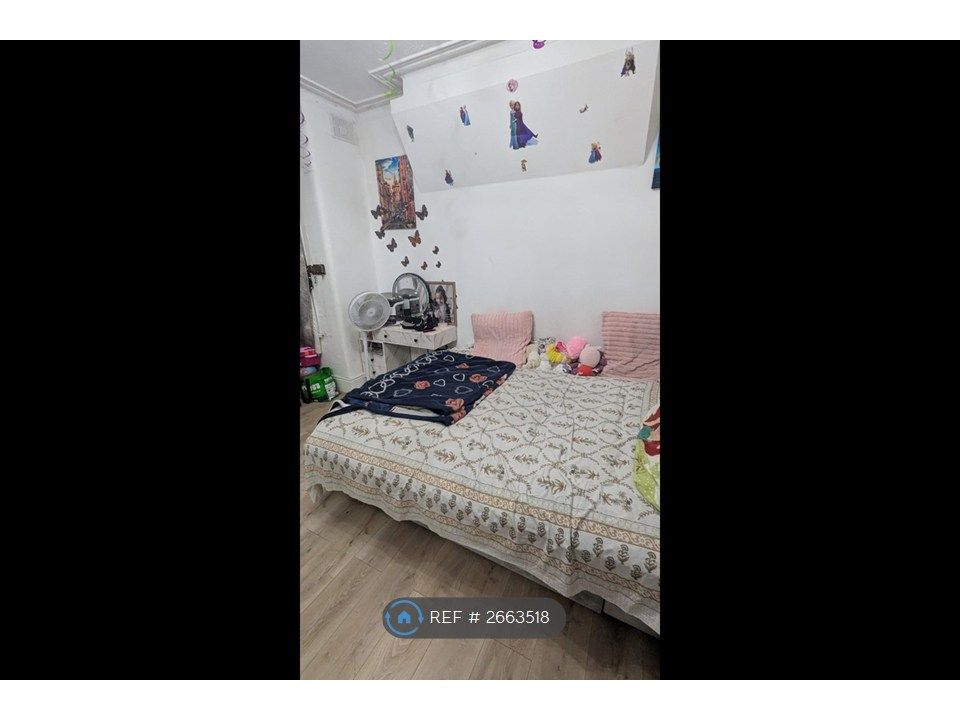 Property photo 3 of 5 Bedroom 1