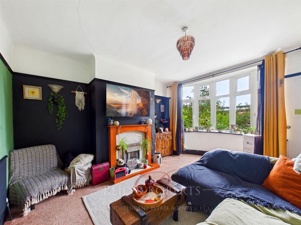 Property photo 2 of 11 Cam05148G0-Pr0071-Still014.Jpg