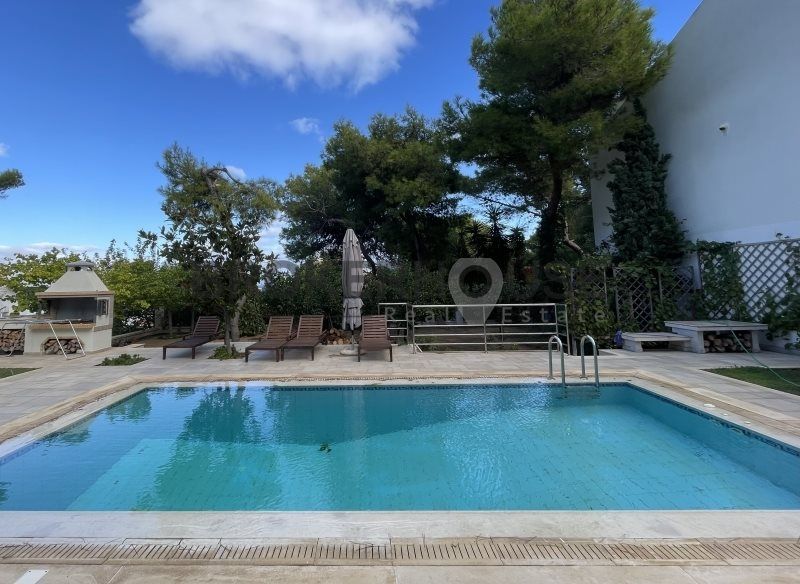 Property photo 2 of 36