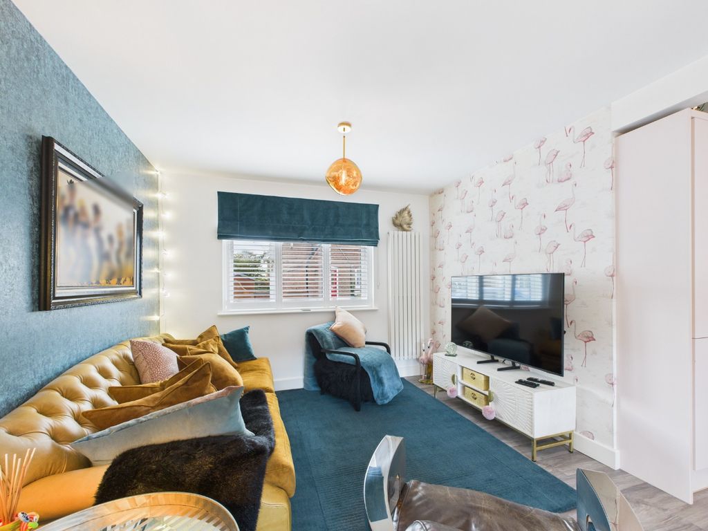 Property photo 2 of 24 4649515