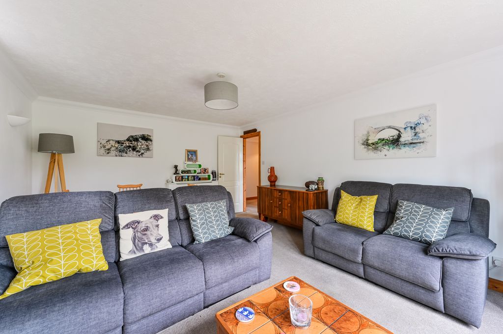 Property photo 3 of 12 The Willows, 2 (9)