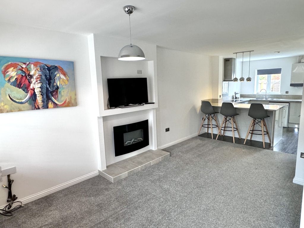 Property photo 3 of 14 Img_5259