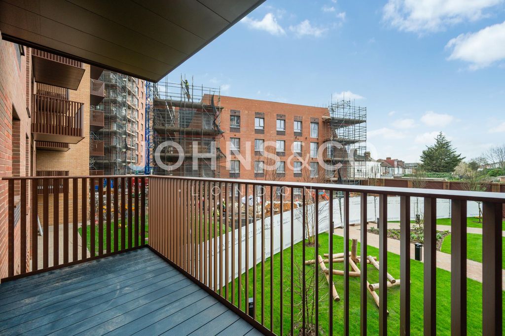 Property photo 2 of 8