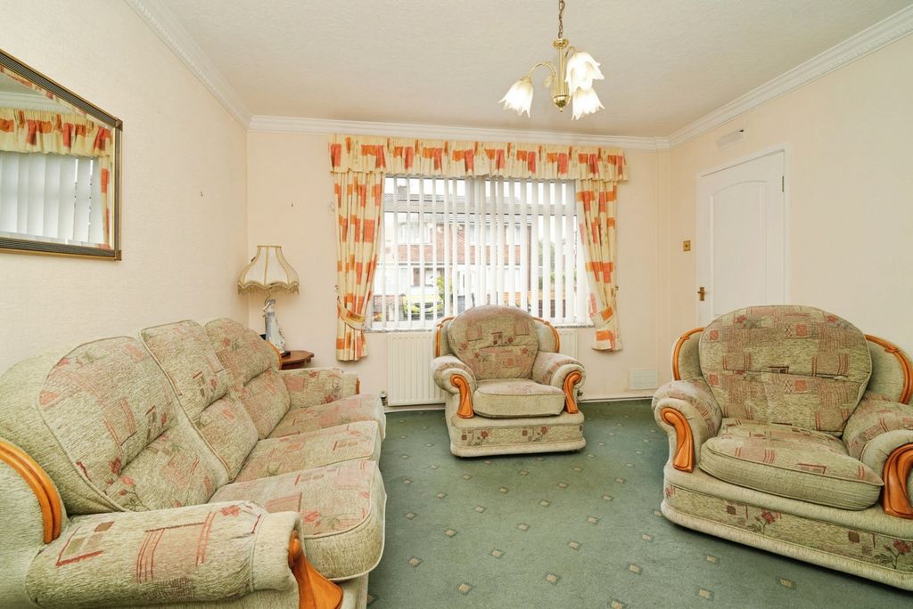 Property photo 3 of 12 Photo