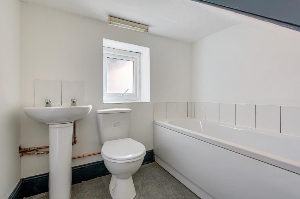 Property photo 2 of 10 Bathroom