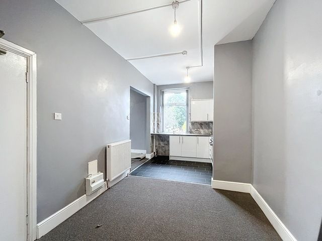 Property photo 3 of 7 Gallery