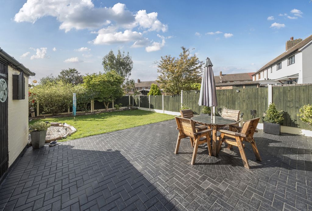 Property photo 3 of 14 4-1353498-3-68c3F...