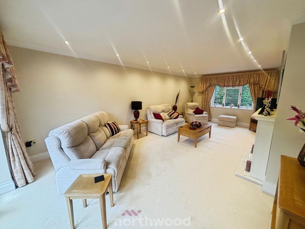 Property photo 2 of 40