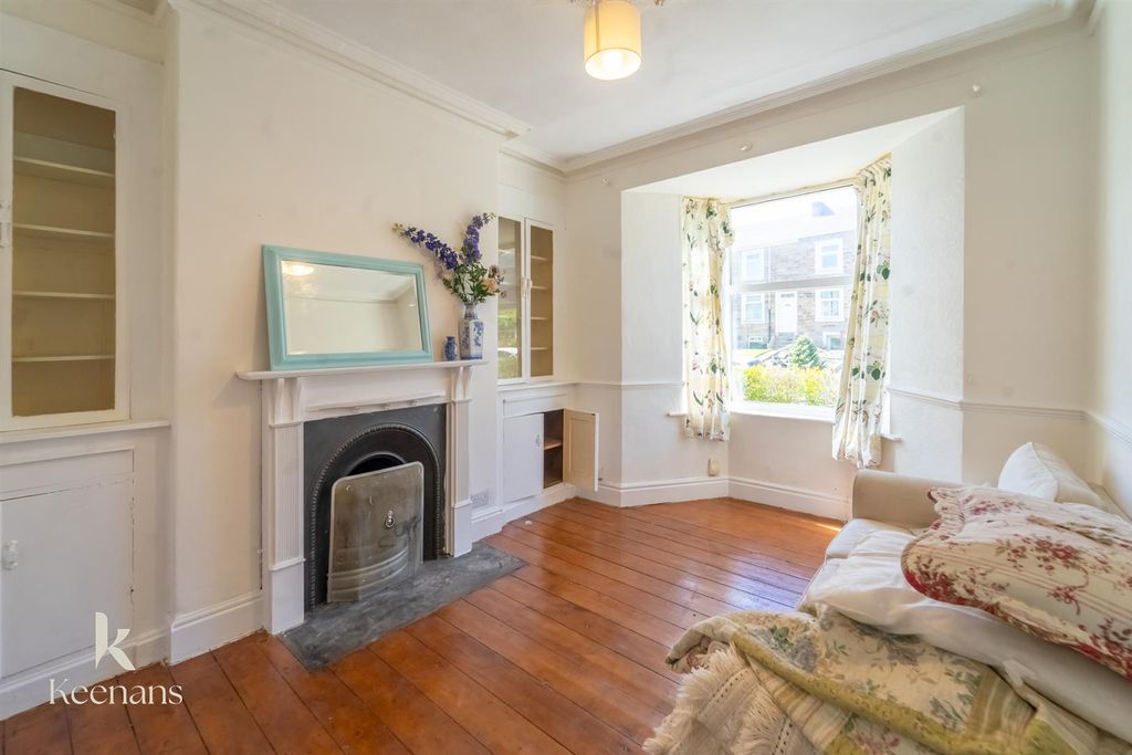 Property photo 2 of 19 Garden St-1.Jpg