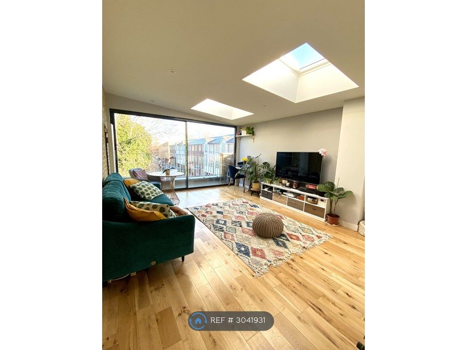 Property photo 2 of 8