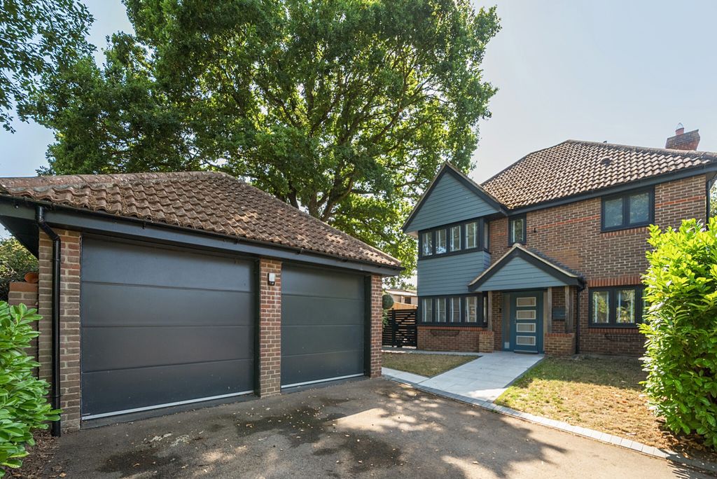 Property photo 1 of 26 1336098-24-689B48...