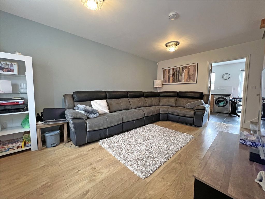 Property photo 2 of 15 Picture No. 13