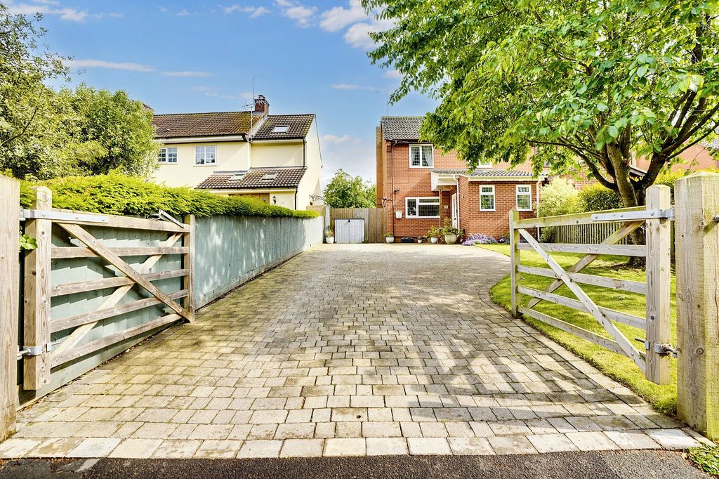 Property photo 2 of 18