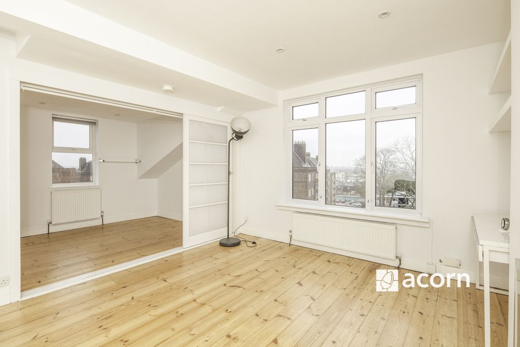 Property photo 3 of 9 Rye Hill Living R...